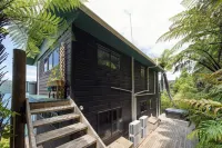 Fantastic Lake and Mountain views with Spa Pool
