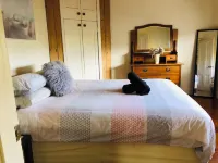 the whitehouse Port fairy in  the heart of town,  pet friendly