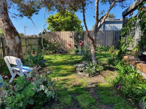 Little Port Cottage - Enjoy a bush setting and  a beach around the corner