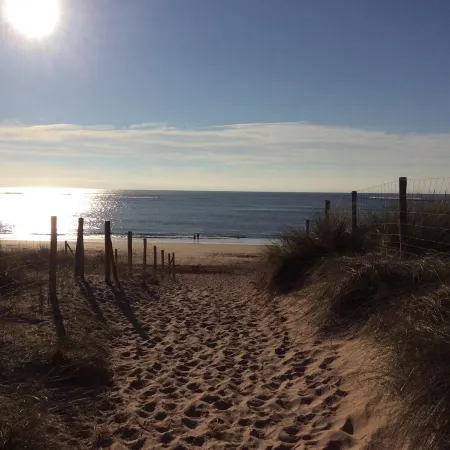 House 6-8 people 300 m from the main beach and wooded fenced not overlooked