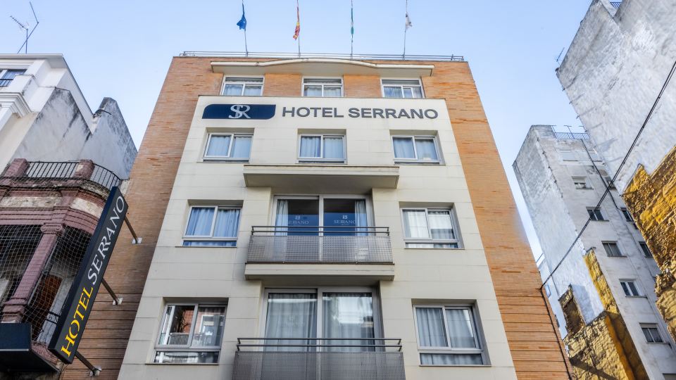 Hotel Serrano