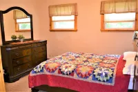 Waterfront Cottages near Lake George and Saratoga Springs