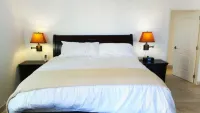 Beautiful 2400 sq foot Condo on beach pickleball community top floor golf course