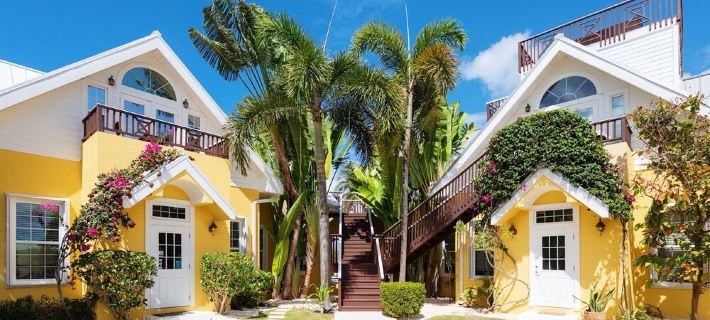 Shangri-La Bed & Breakfast Hotels in Grand Cayman