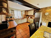 Cloisters Cottage in Bourton-on-the-water With Off Road Park For Two Cars