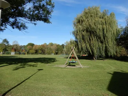 Cozy Vacation Home in Zeeland, Park de Kreek with Wlan