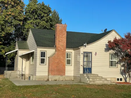 Oak Street Farm House Отели в г. Омак