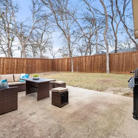 Euless Oasis: 3 bed/3.5 bath home near DFW Airport