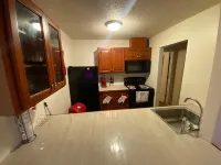 Cozy apartment steps from Christ Hospital, UC and minutes to downtown!
