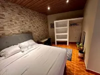 Cozy San Pedro Sula apartment with WiFi, AC, full kitchen, and comfy living room Các khách sạn ở 