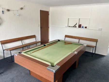 Totara Bach - just a few meters away from the beach (Tata Beach, Golden Bay)