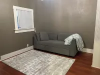 Charming 3-bedroom house with WiFi and AC in lovely Modesto