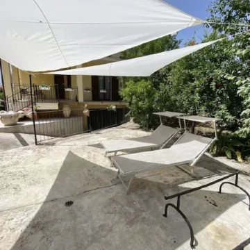 Fabien's House Villa for relaxing vacations Отели в г. Чинизи