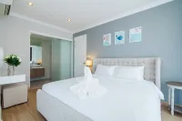 Family-Friendly 3BR Suite Free Water Park Walk to Beach & Cicada Night Market