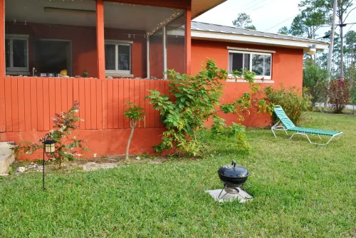 Spacious 3 Bed, 2 Bath Winter escape, near beach, includes car