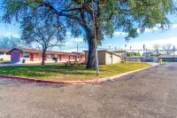 Capital O Hotel Beeville -US 181 Hotels in Beeville