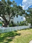 Gorgeous home in Vilano.  Situated btwn Beach  & Public boat launch with pool