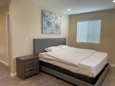 Cheerful brand new 2 bedrooms/3 baths new house