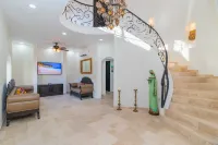 Stunning 3-bedroom home in the town of Loreto.
