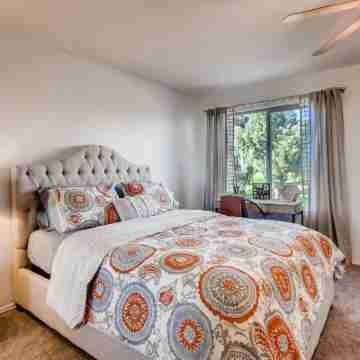 2 BR Loft in the heart of Old Town - Heated Pool/Sleeps 4 Rooms