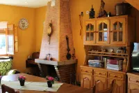 RUSTIC HOUSE WITH ONE OF THE BEST VIEWS OF BIERZO Hotels in Bierzo