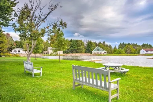 Charm by the Lake! Elk Mountain Lake house & Ski lodge.