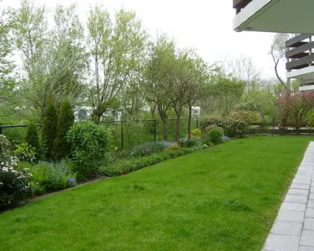 Holiday home at a copse and small lake, close to the beach 韋斯特佩勒酒店