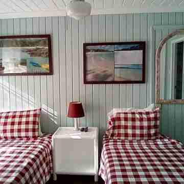 "We Make Your Stay In The Bahamas Both Comfortable and Affordable" Rooms