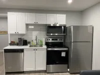 Guest Home in Regina -- Feels like Home 리자이나 호텔