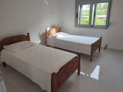 Quaint Village Getaway - Mountain & Ocean Views