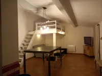 Studio Loft Avec Terrasse et Jardin Dans Exploitation Vititcole