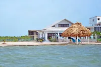 Seafront, 3 bedroom private villa, 6 guests, family vacation, activities nearby
