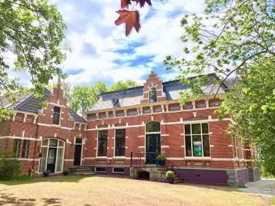 Completely renovated former coach house of villa “Hoeve Ceres” from 1898 Hotels in 