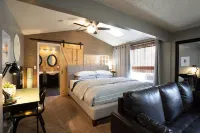 NEW! Cozy Swell House- Pet Friendly, Backyard Oasis: 2 King Beds