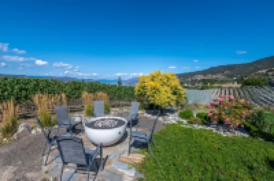 Grand Vineyard Estate Home Exceptional Place Best Location in Penticton