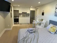 Newly Renovated LakeView Retreat