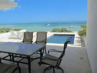 House Beach Front Superb Ocean View Hi Speed WiFi Unlimitd Fresh Water Free call Hotels in Dzemul