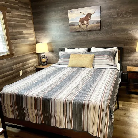Gorgeous 2-bedroom cabin on the Watauga River!