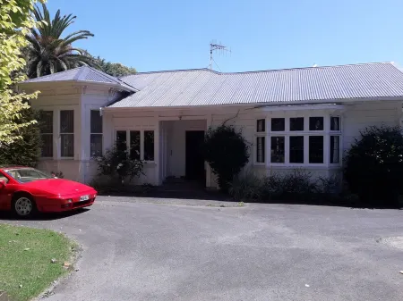 Beautiful old villa apartment in charming setting.