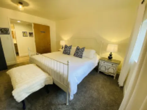 Historic Firehouse - Spacious, Private & Clean