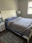 Blue Door upper apartment with King Bed