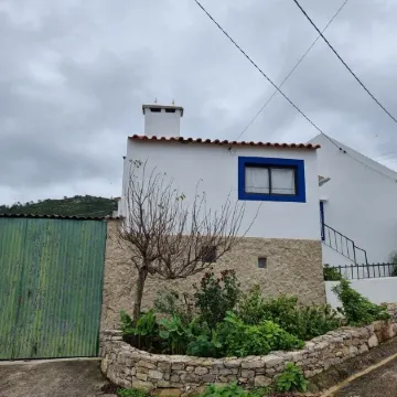 Casa da Ti Alzira - a refuge at the foot of the mountain with a touch of tradition Отели в г. Алькобаса