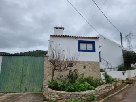 Casa da Ti Alzira - a refuge at the foot of the mountain with a touch of tradition