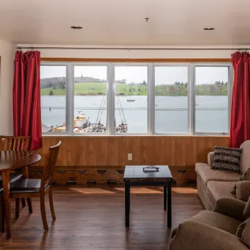 The Dockside Inn & Restaurant