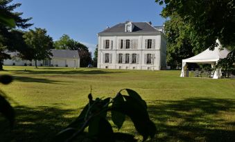 Logis - Hostellerie le Chatel Nangis