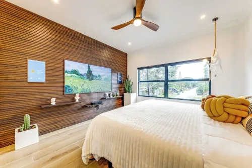 4 Mi to Beach Chic Condo in Heart of Wilton Drive Hotels in Wilton Manors