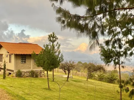 Cabañas Huerta la Mision, Zacatlán Отели в г. Сакатлан
