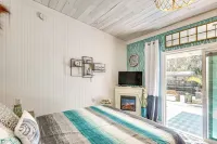 < 1 Mi to Boat Ramp: Canal-front Retreat in Astor! - 3-Star