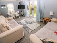 Clicketts Court - 4-Star