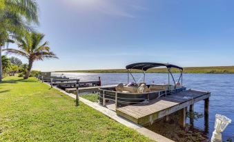 Okeechobee Cabin w/ Patio & Community Pool!